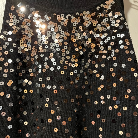 WHITE HOUSE BLACK MARKET SEQUINNED MOCK NECK TOP SIZE MEDIUM NWT! - Picture 5 of 5